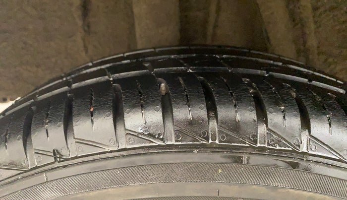 2023 Renault Kwid RXT 1.0 AMT, Petrol, Automatic, 25,339 km, Right Rear Tyre Tread