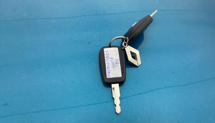 2023 Renault Kwid RXT 1.0 AMT, Petrol, Automatic, 25,339 km, Key Close Up