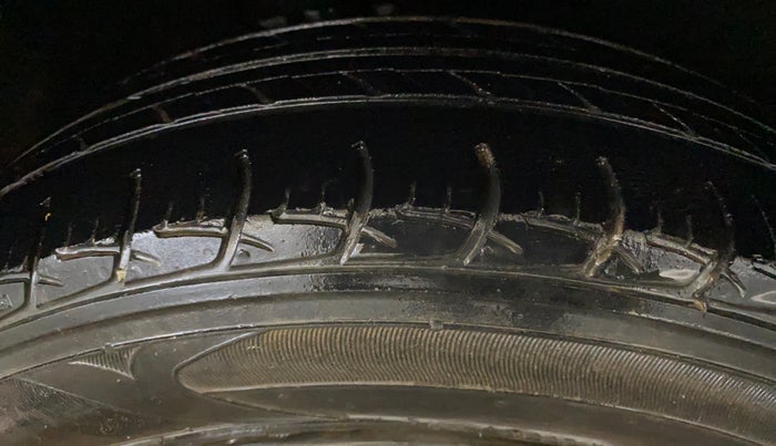 2017 Maruti Baleno DELTA PETROL 1.2, Petrol, Manual, 83,418 km, Right Rear Tyre Tread