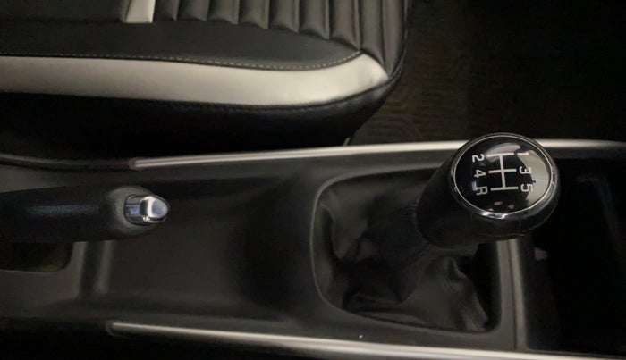 2017 Maruti Baleno DELTA PETROL 1.2, Petrol, Manual, 83,418 km, Gear Lever