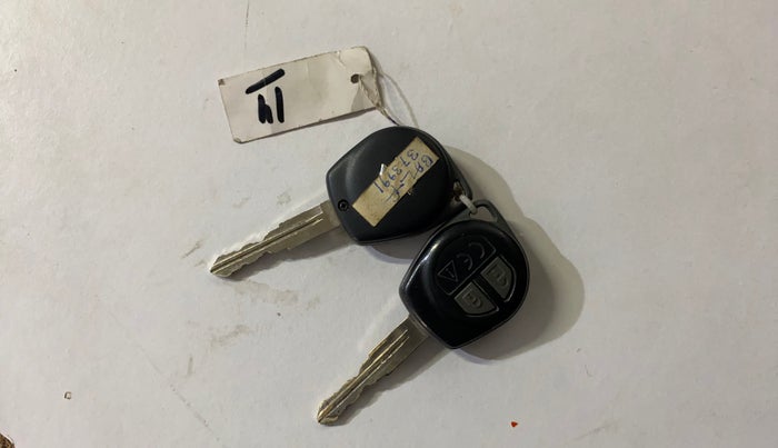 2017 Maruti Baleno DELTA PETROL 1.2, Petrol, Manual, 83,418 km, Key Close Up