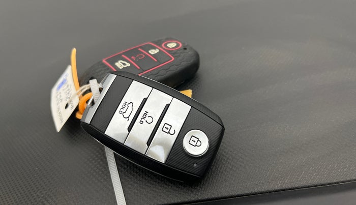 2022 KIA SONET HTX ANNIVERSARY EDITION 1.5, Diesel, Manual, 89,765 km, Key Close Up