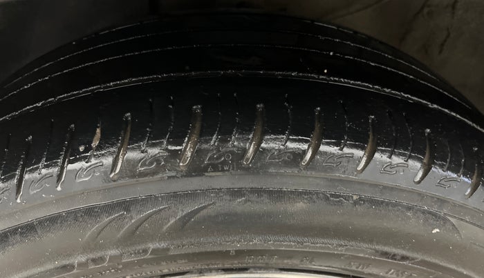 2022 KIA SONET HTX ANNIVERSARY EDITION 1.5, Diesel, Manual, 89,765 km, Left Front Tyre Tread