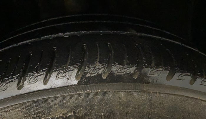 2020 Tata ALTROZ XZ PETROL, Petrol, Manual, 44,711 km, Right Front Tyre Tread