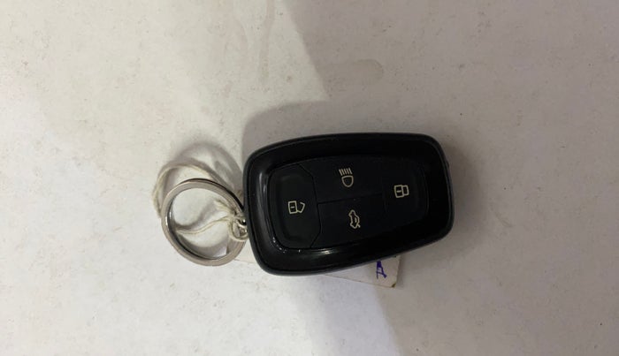 2020 Tata ALTROZ XZ PETROL, Petrol, Manual, 44,711 km, Key Close Up