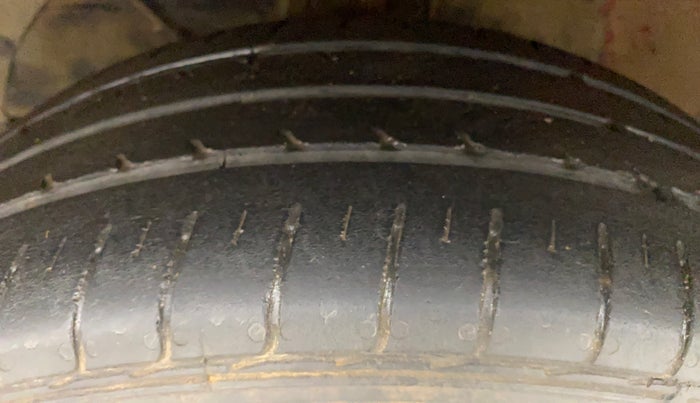 2018 Maruti Baleno SIGMA DIESEL 1.3, Diesel, Manual, 78,631 km, Left Front Tyre Tread