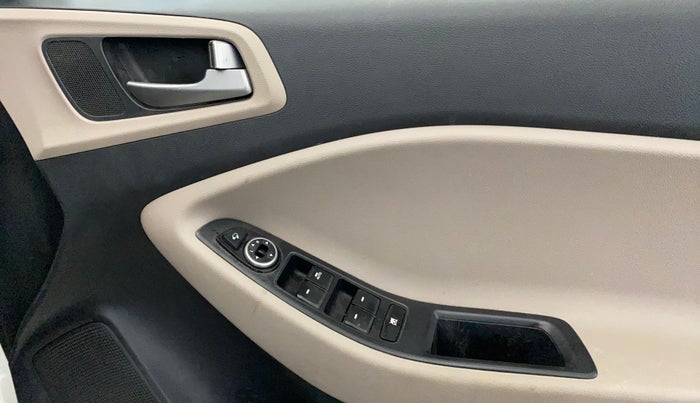 2014 Hyundai Elite i20 SPORTZ 1.2, Petrol, Manual, 54,215 km, Driver Side Door Panels Control