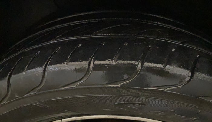 2014 Hyundai Elite i20 SPORTZ 1.2, Petrol, Manual, 54,215 km, Left Front Tyre Tread