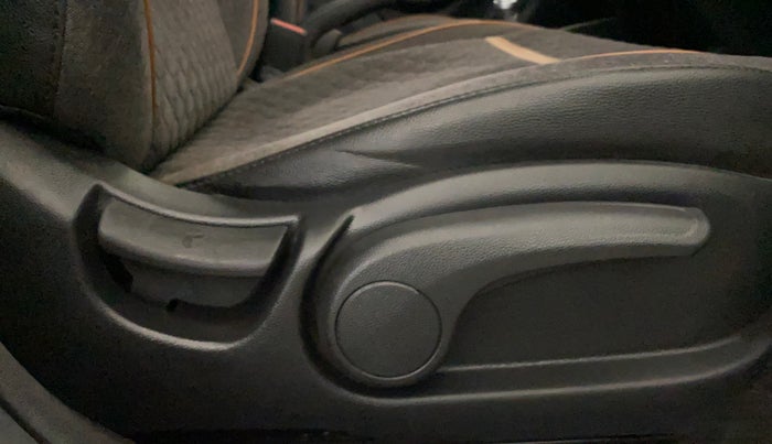 2014 Hyundai Elite i20 SPORTZ 1.2, Petrol, Manual, 54,215 km, Driver Side Adjustment Panel