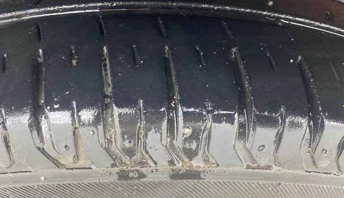 2023 Maruti Swift ZXI CNG, CNG, Manual, 28,512 km, Left Front Tyre Tread