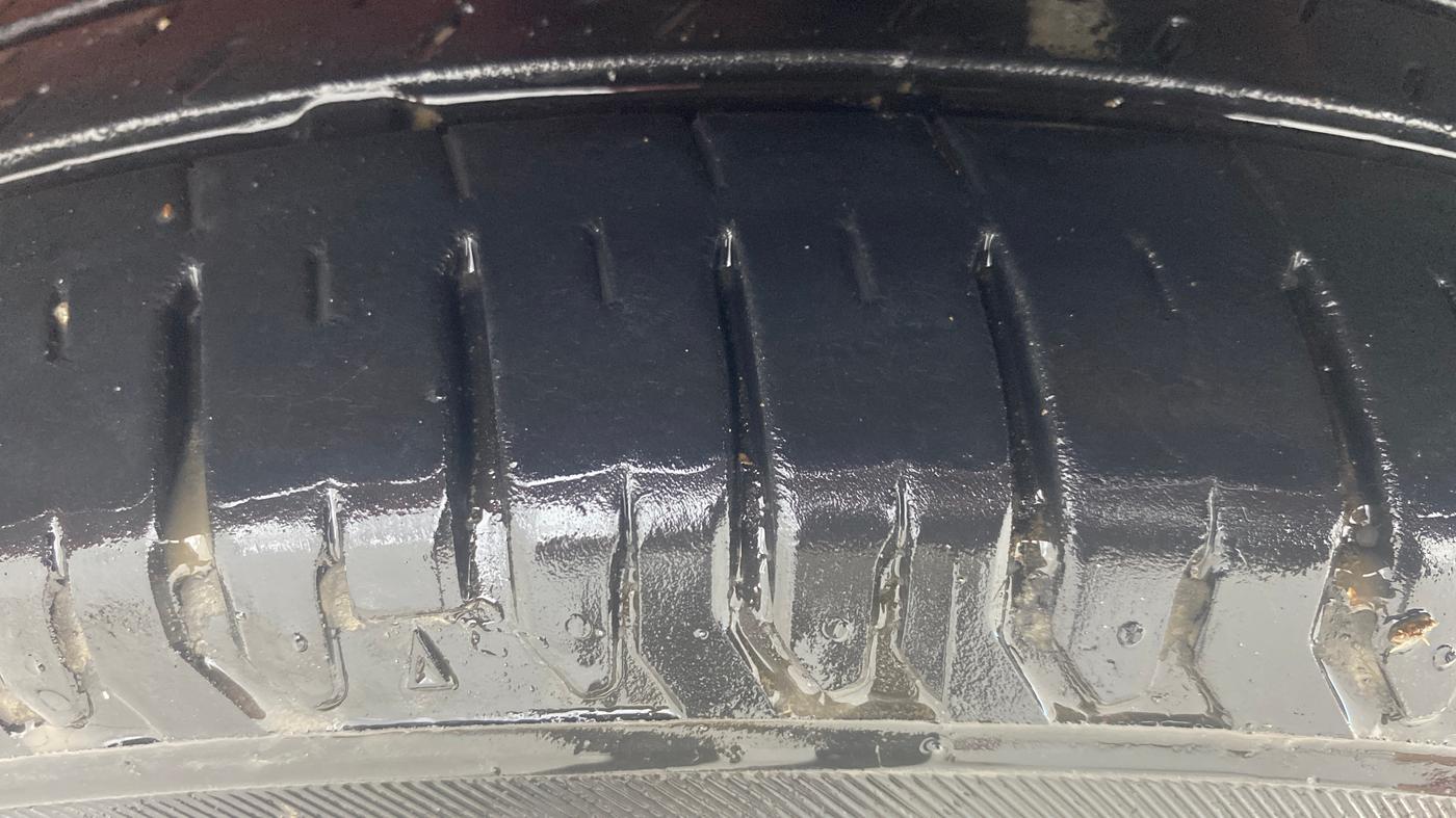 2023 Maruti Swift ZXI CNG, CNG, Manual, 28,512 km, Right Front Tyre Tread