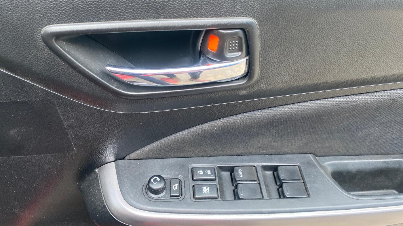 2023 Maruti Swift ZXI CNG, CNG, Manual, 28,512 km, Driver Side Door Panels Control