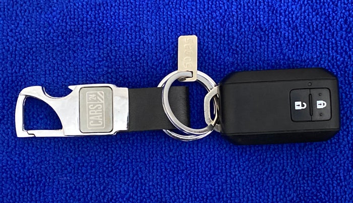 2019 Maruti Baleno ZETA PETROL 1.2, Petrol, Manual, 16,086 km, Key Close Up