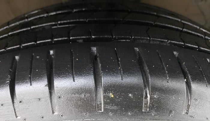 2019 Maruti Baleno ZETA PETROL 1.2, Petrol, Manual, 16,086 km, Right Front Tyre Tread