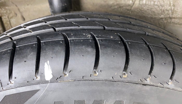 2016 Maruti Celerio VXI AMT, Petrol, Automatic, 65,851 km, Right Rear Tyre Tread