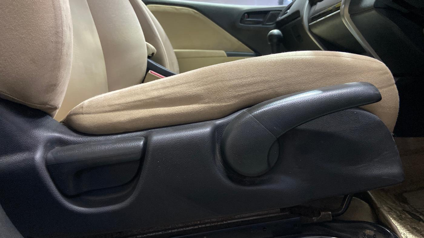 2015 Honda City 1.5L I-VTEC SV, Petrol, Manual, 1,12,640 km, Driver Side Adjustment Panel