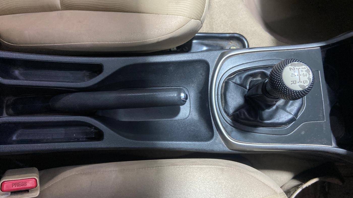2015 Honda City 1.5L I-VTEC SV, Petrol, Manual, 1,12,640 km, Gear Lever