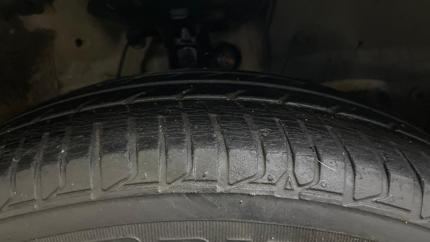 2015 Honda City 1.5L I-VTEC SV, Petrol, Manual, 1,12,640 km, Right Front Tyre Tread