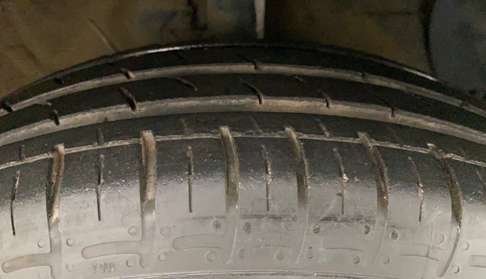 2022 Hyundai GRAND I10 NIOS SPORTZ 1.2 KAPPA VTVT CNG, CNG, Manual, 25,327 km, Right Front Tyre Tread