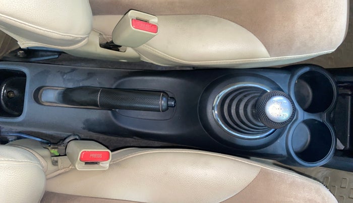 2014 Honda Amaze 1.5L I-DTEC SX, Diesel, Manual, 46,465 km, Gear Lever