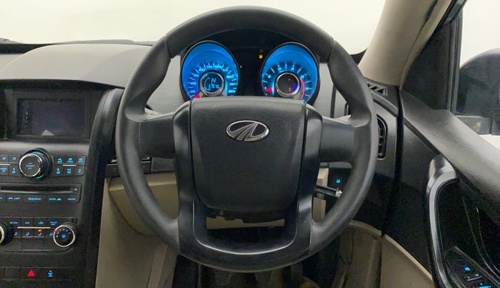 2017 Mahindra XUV500 W4, Diesel, Manual, 58,144 km, Steering Wheel Close Up