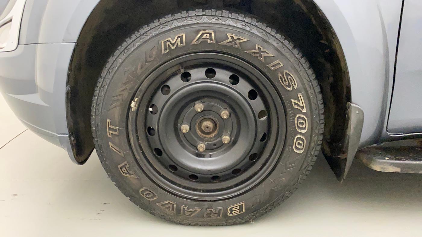 2017 Mahindra XUV500 W4, Diesel, Manual, 58,144 km, Left Front Wheel