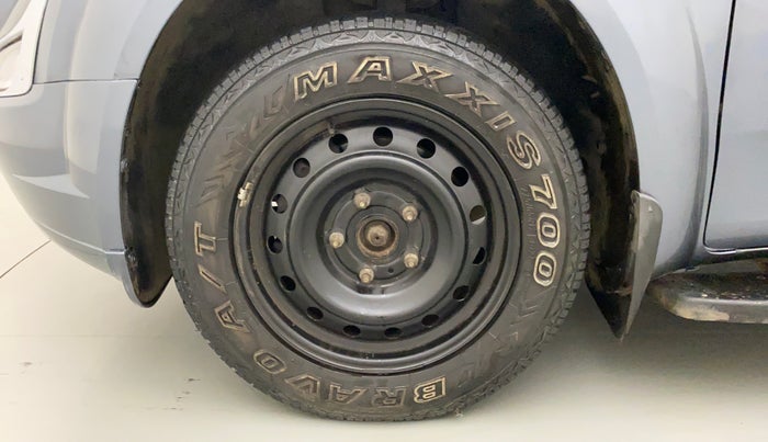 2017 Mahindra XUV500 W4, Diesel, Manual, 58,144 km, Left Front Wheel