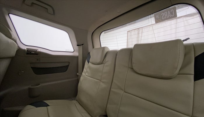 2017 Mahindra XUV500 W4, Diesel, Manual, 58,144 km, Third Seat Row ( optional )
