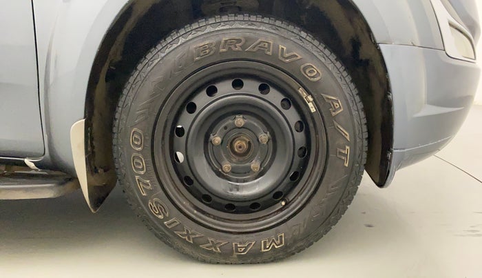 2017 Mahindra XUV500 W4, Diesel, Manual, 58,144 km, Right Front Wheel