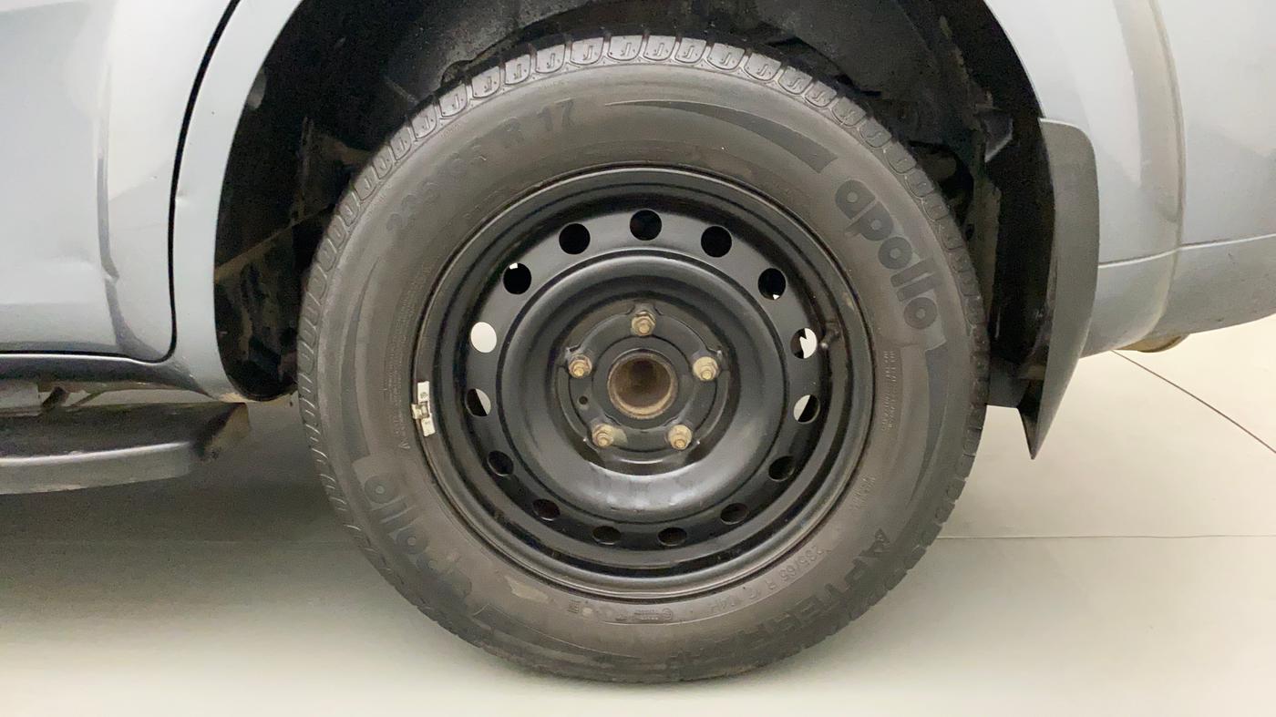 2017 Mahindra XUV500 W4, Diesel, Manual, 58,144 km, Left Rear Wheel