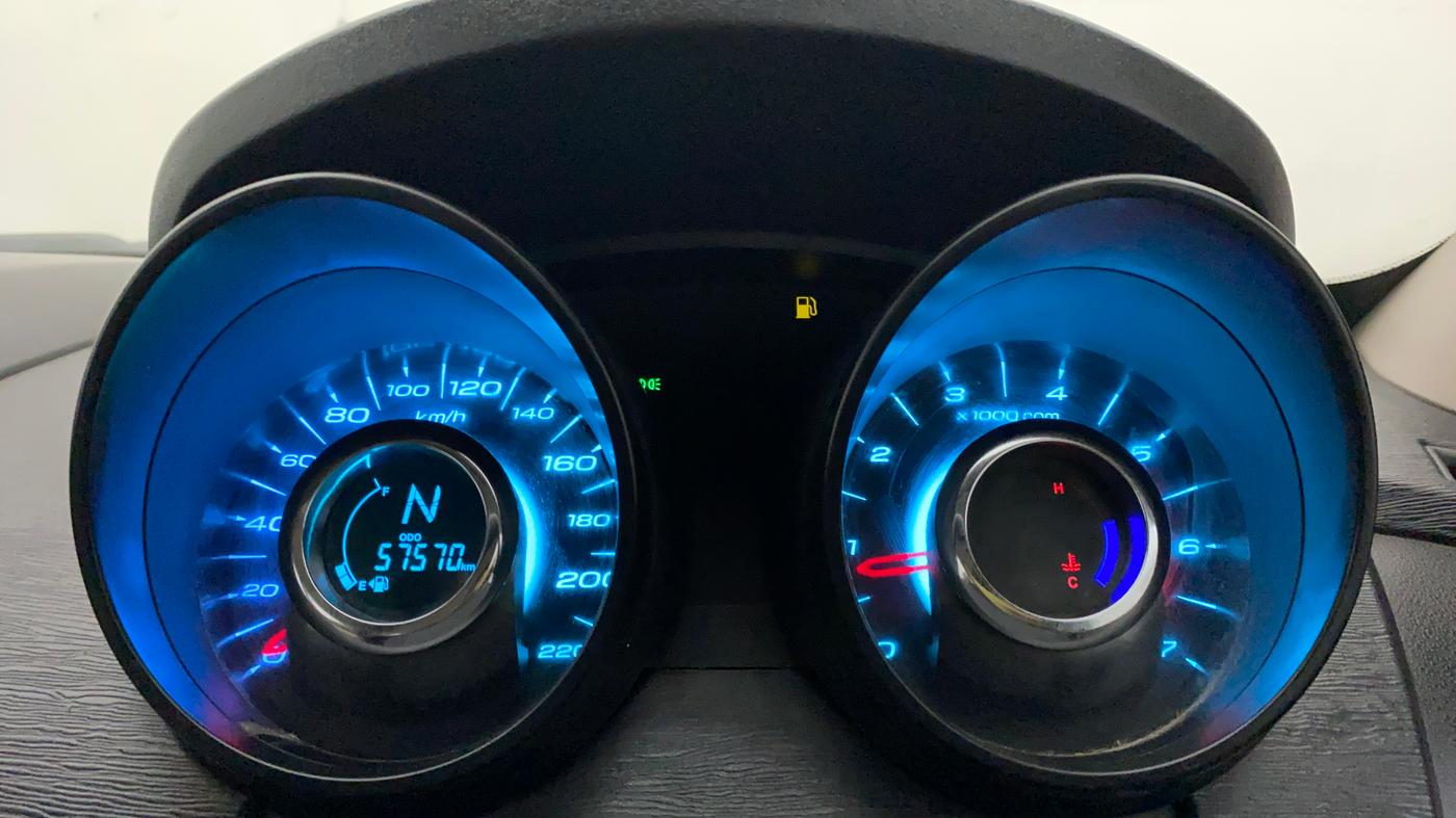 2017 Mahindra XUV500 W4, Diesel, Manual, 58,144 km, Odometer Image