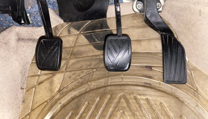 2013 Maruti Swift Dzire VXI, Petrol, Manual, 97,902 km, Pedals