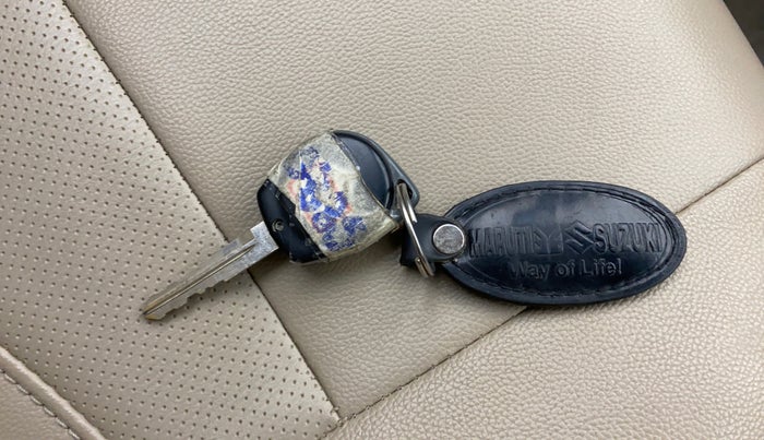 2013 Maruti Swift Dzire VXI, Petrol, Manual, 97,902 km, Key Close Up