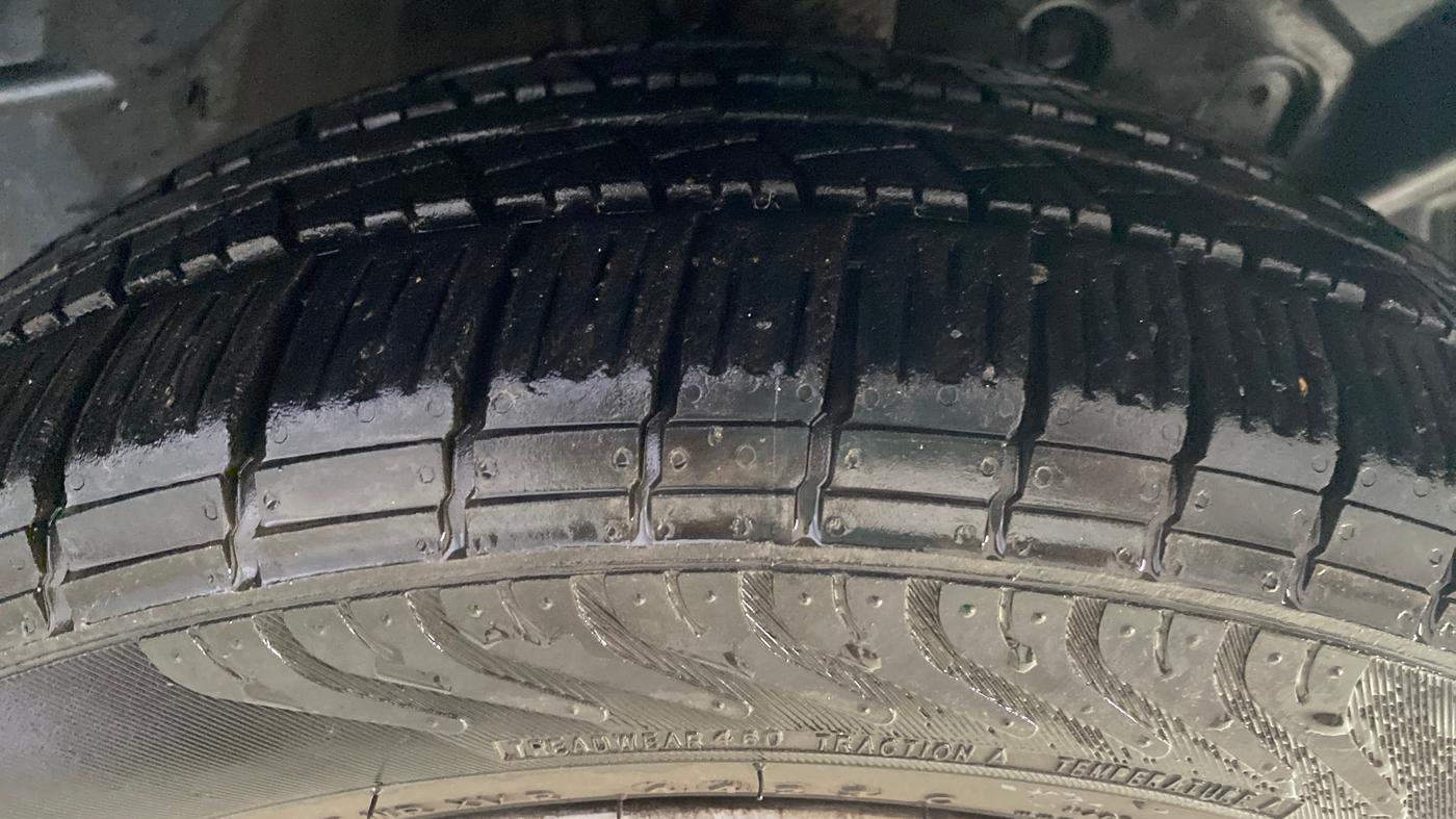 2014 Ford Ecosport TITANIUM 1.5L DIESEL, Diesel, Manual, 1,01,255 km, Right Front Tyre Tread