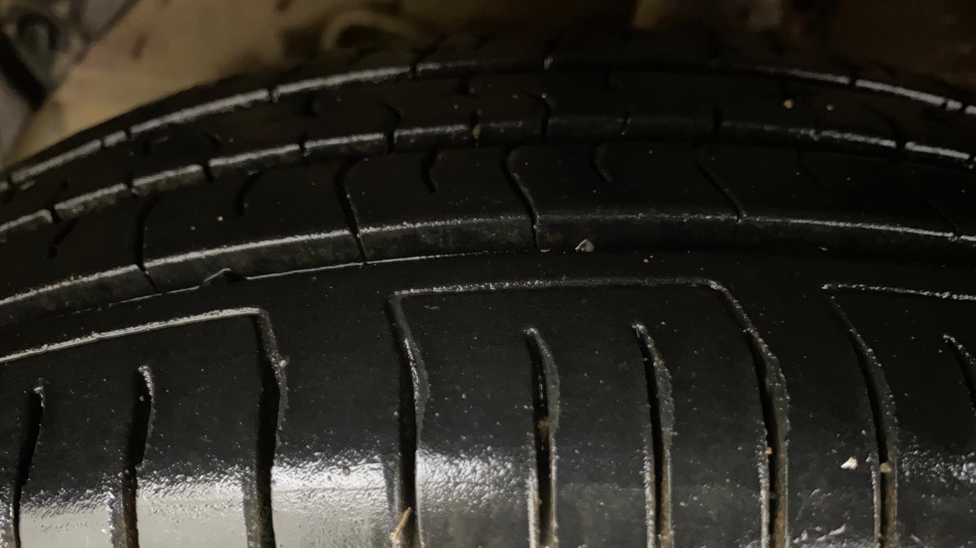 2016 Hyundai Xcent S 1.2, Petrol, Manual, 48,618 km, Left Front Tyre Tread
