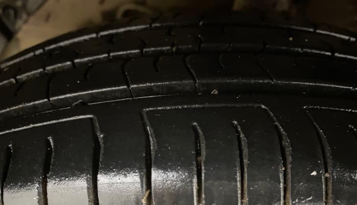 2016 Hyundai Xcent S 1.2, Petrol, Manual, 48,618 km, Left Front Tyre Tread