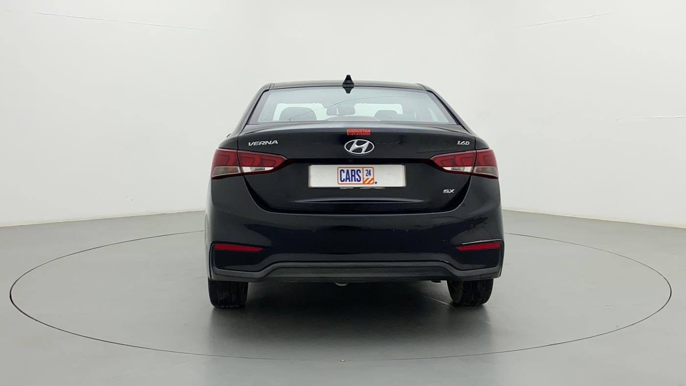 2018 Hyundai Verna 1.6 SX (O) CRDI MT, Diesel, Manual, 30,519 km, Back/Rear