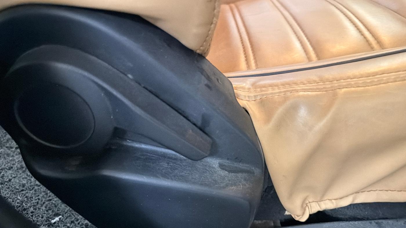 2021 Tata ALTROZ XM PLUS PETROL, Petrol, Manual, 51,469 km, Driver Side Adjustment Panel