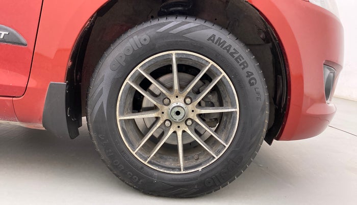 2012 Maruti Swift VXI, Petrol, Manual, 71,115 km, Right Front Wheel