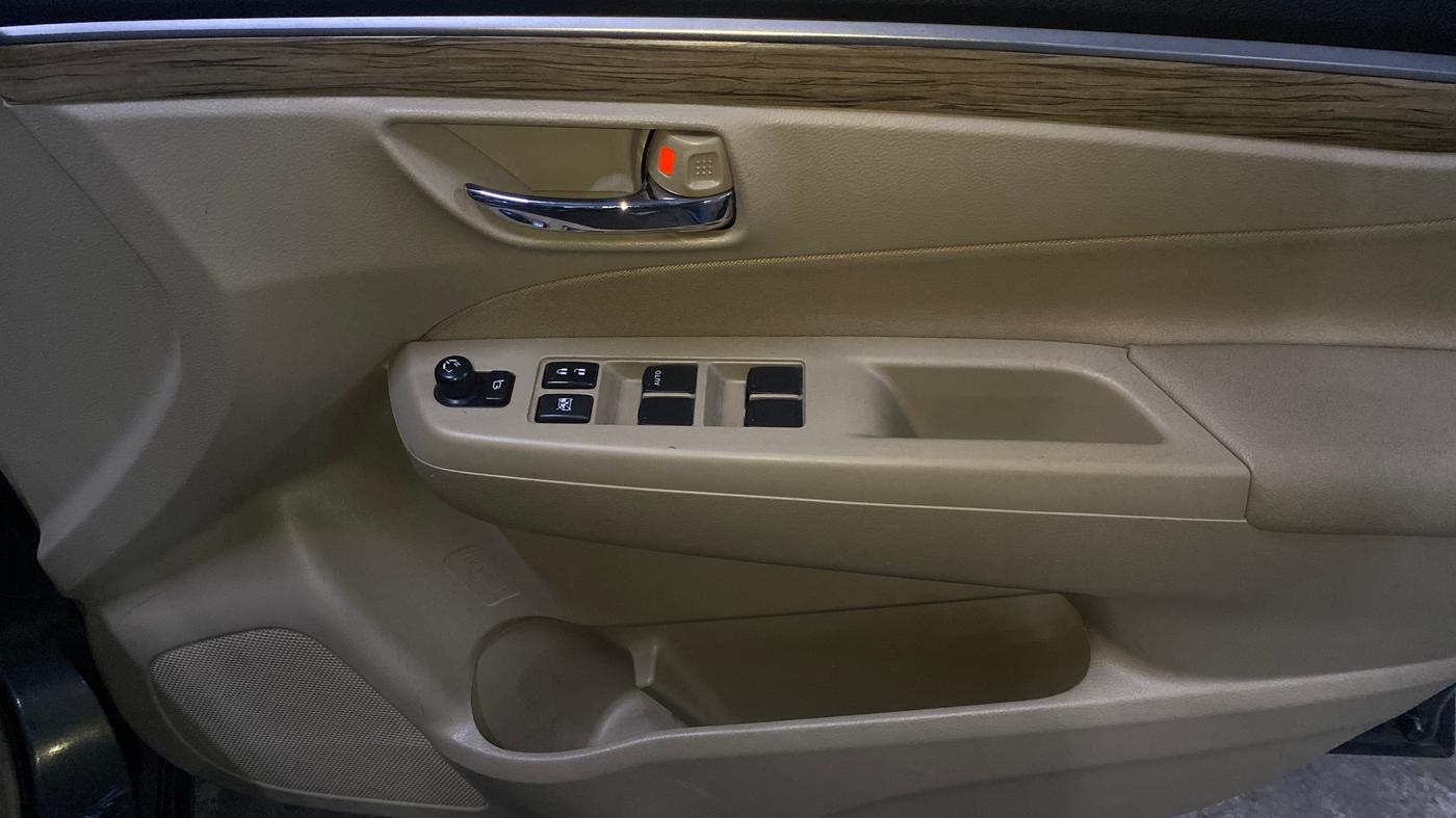 2023 Maruti Ciaz ZETA 1.5 SHVS MT PETROL, Petrol, Manual, 90,512 km, Driver Side Door Panels Control