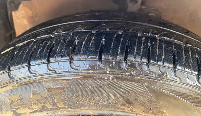 2018 Maruti Celerio VXI, CNG, Manual, 72,758 km, Left Front Tyre Tread