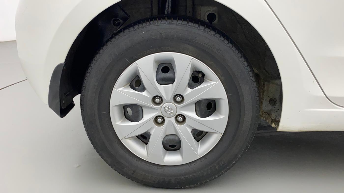 2018 Hyundai Elite i20 MAGNA EXECUTIVE 1.2, CNG, Manual, 1,01,649 km, Right Rear Wheel