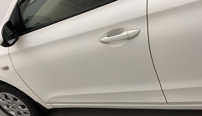 2018 Hyundai Elite i20 MAGNA EXECUTIVE 1.2, CNG, Manual, 1,01,649 km, Front passenger door - Minor scratches