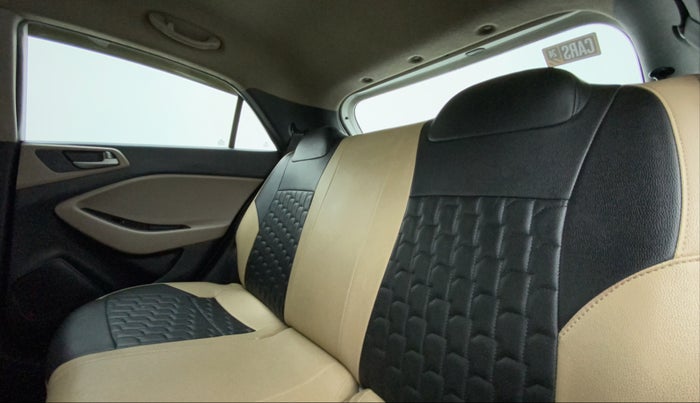 2018 Hyundai Elite i20 MAGNA EXECUTIVE 1.2, CNG, Manual, 1,01,649 km, Right Side Rear Door Cabin