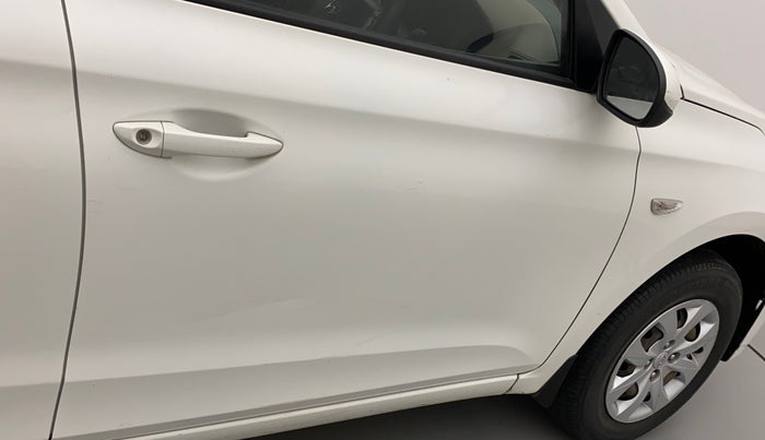 2018 Hyundai Elite i20 MAGNA EXECUTIVE 1.2, CNG, Manual, 1,01,649 km, Driver-side door - Minor scratches