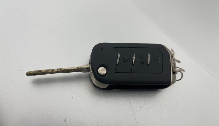 2019 Mahindra MARAZZO M6 7 STR, Diesel, Manual, 1,12,051 km, Key Close Up