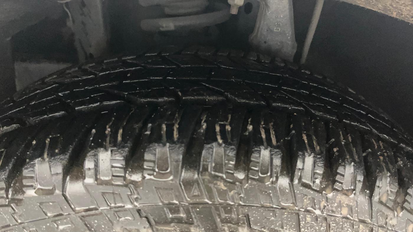 2019 Mahindra MARAZZO M6 7 STR, Diesel, Manual, 1,12,118 km, Left Front Tyre Tread