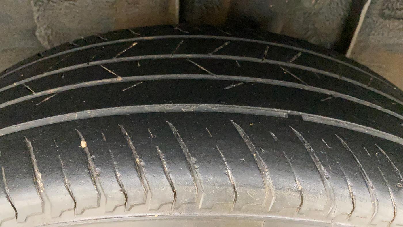 2022 Nissan MAGNITE XV PREMIUM TURBO, Petrol, Manual, 40,542 km, Left Rear Tyre Tread