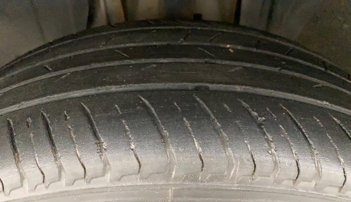 2022 Nissan MAGNITE XV PREMIUM TURBO, Petrol, Manual, 40,542 km, Left Front Tyre Tread
