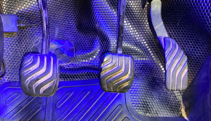 2022 Nissan MAGNITE XV PREMIUM TURBO, Petrol, Manual, 40,542 km, Pedals